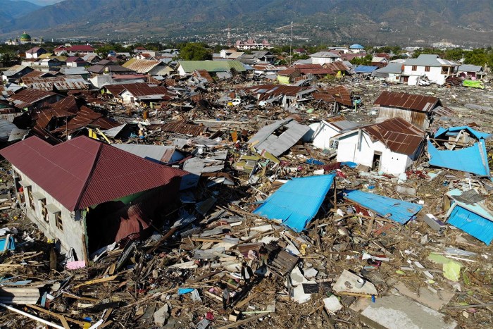 Dampak gempa bumi terkini di Indonesia